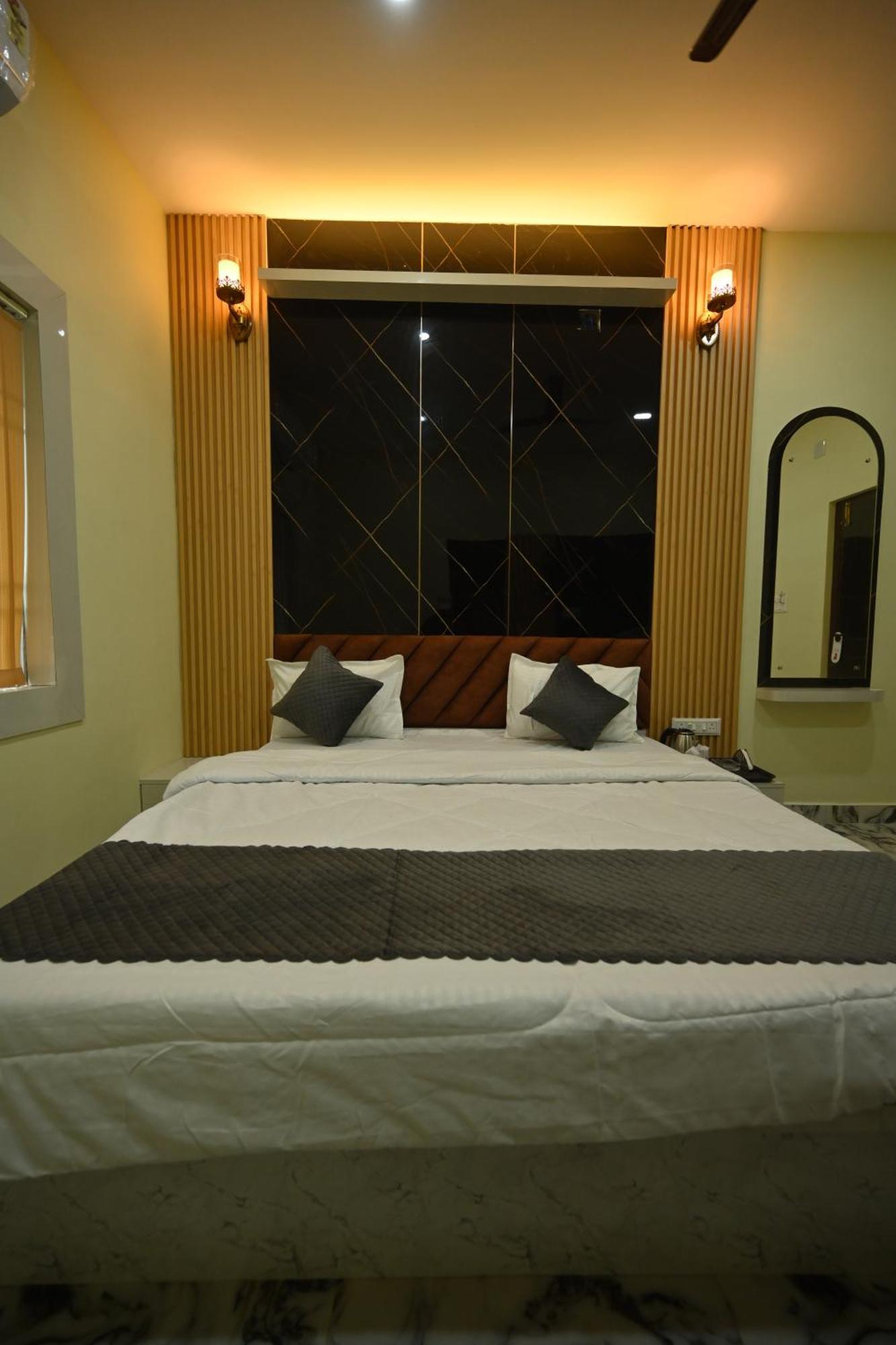 The Vintage Plaza Hotel Baripada Ngoại thất bức ảnh